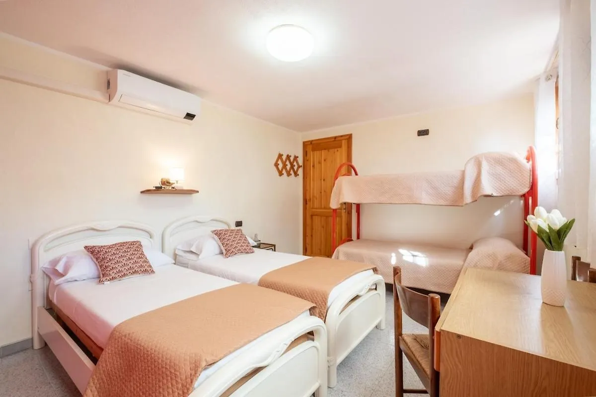 1-Minute Walk To The Beach- Large Equipped House Marongiu 0*,  Italië