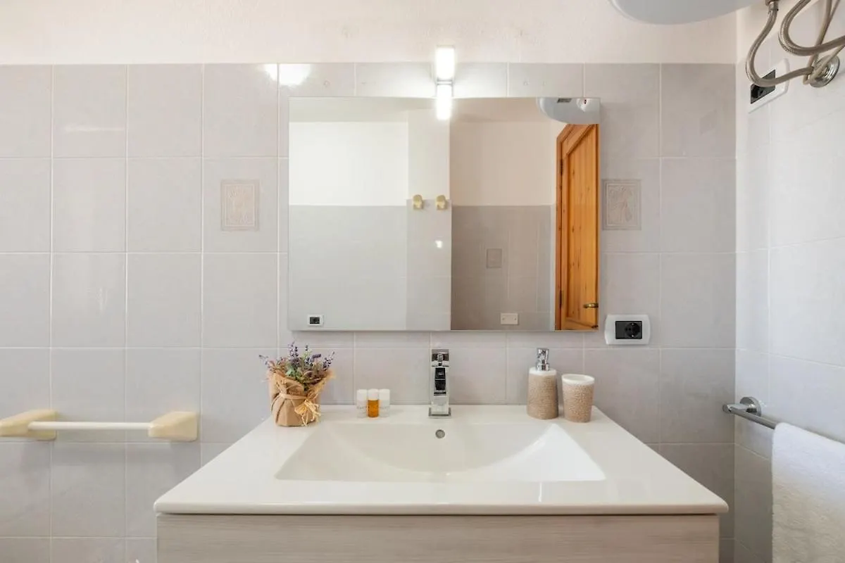 1-Minute Walk To The Beach- Large Equipped House Marongiu 0*,  Italië