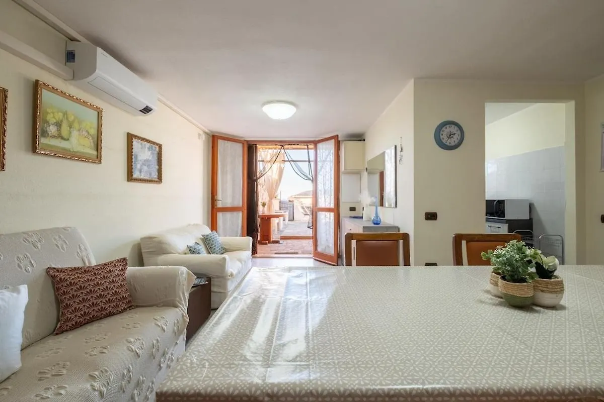 1-Minute Walk To The Beach- Large Equipped House Marongiu Appartement